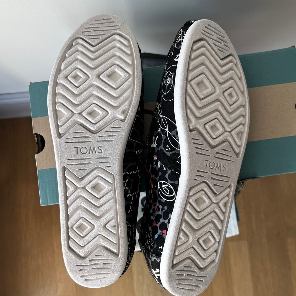 TOMS Limited Edition Black Science Glow In The Dark Print CloudBound Classics - Picture 11 of 14